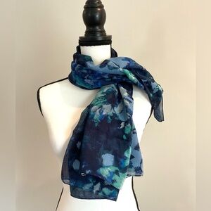 Lightweight scarf blue green